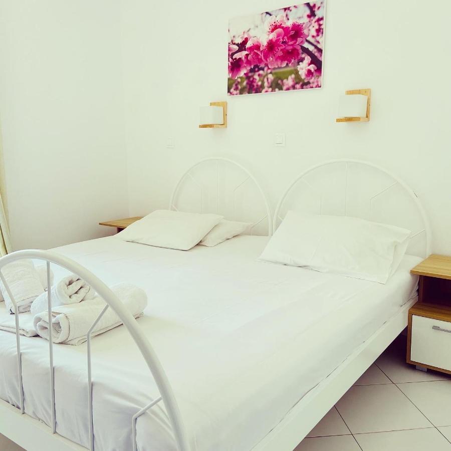 Spanos Apartments Áyios Pétros Eksteriør billede