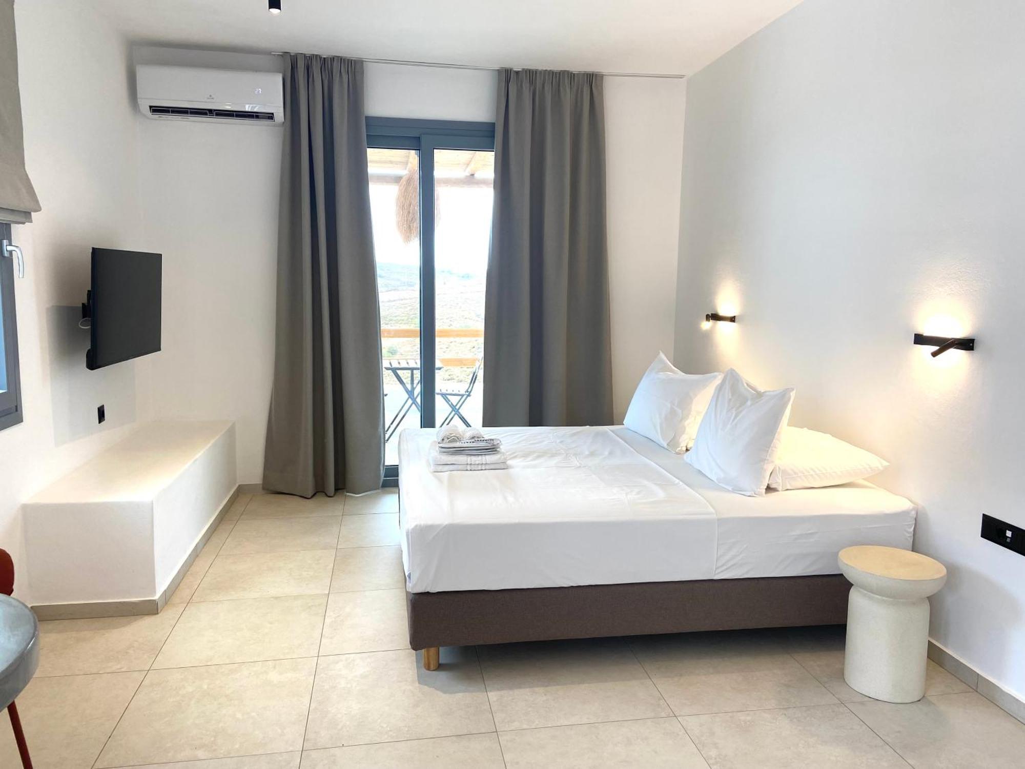 Spanos Apartments Áyios Pétros Eksteriør billede