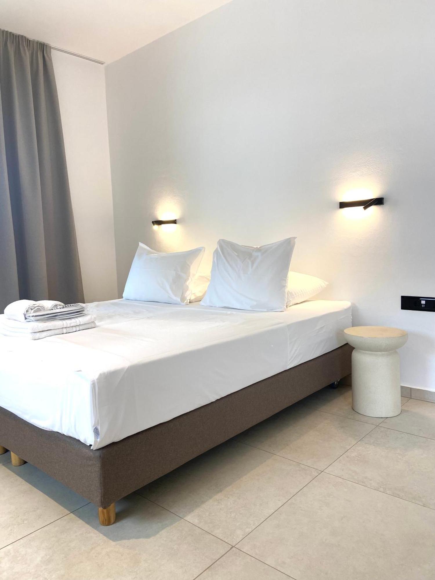 Spanos Apartments Áyios Pétros Eksteriør billede